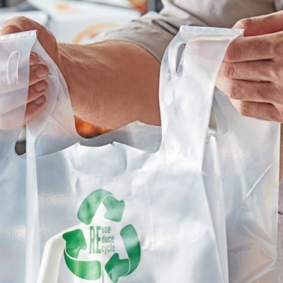 أكياس البلاستيكية